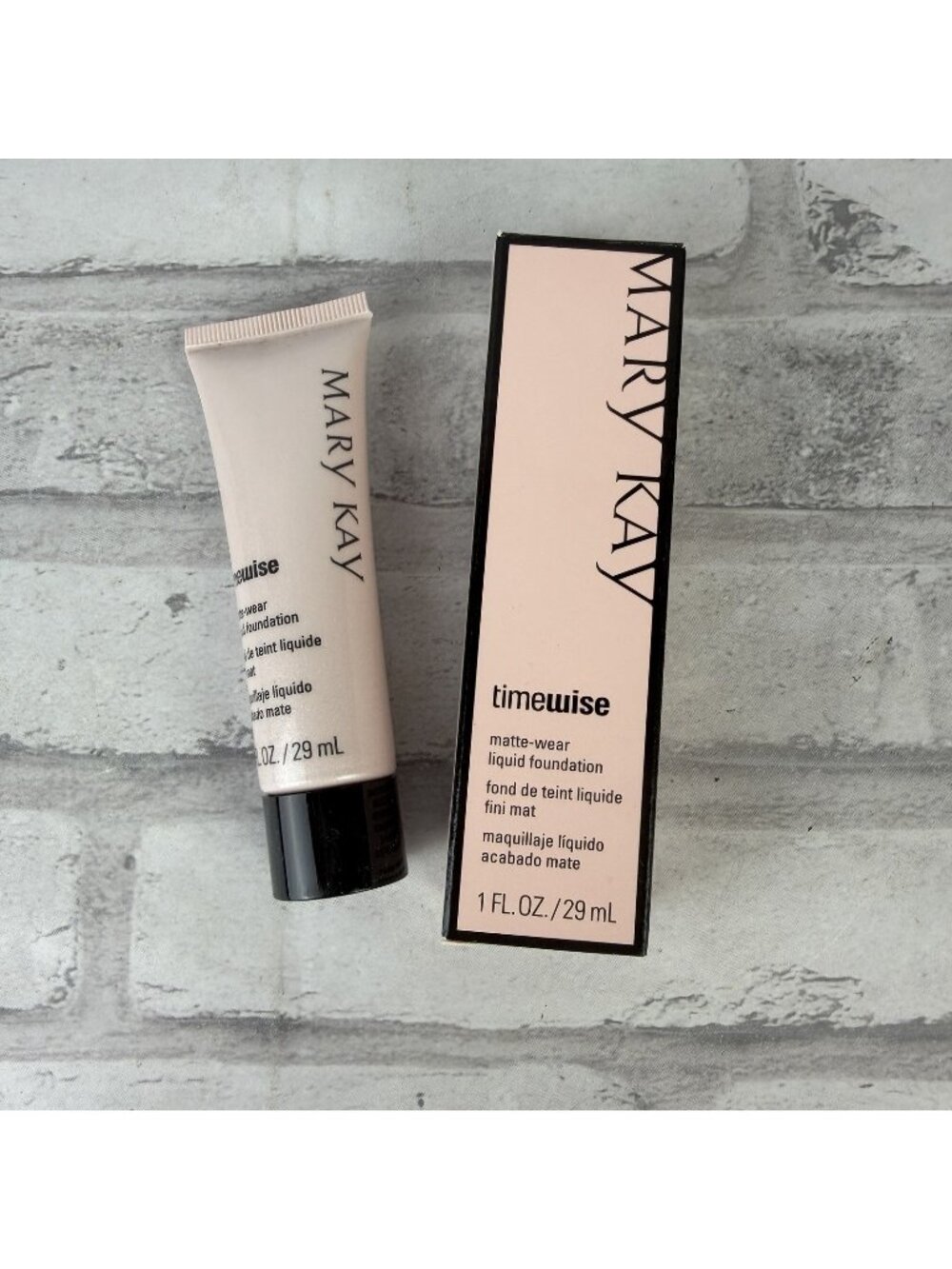 Mary Kay TimeWise Matte Wear Ivory 4 Liquid Foundation 1 oz New Old Stock 038753